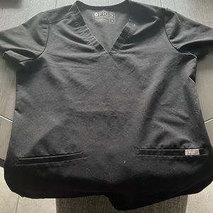 Figs Casma™ Three-Pocket Scrub Top